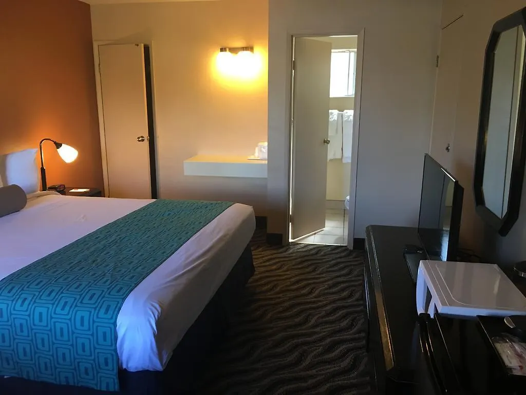 Howard Johnson By Wyndham South Lake Tahoe Hotel