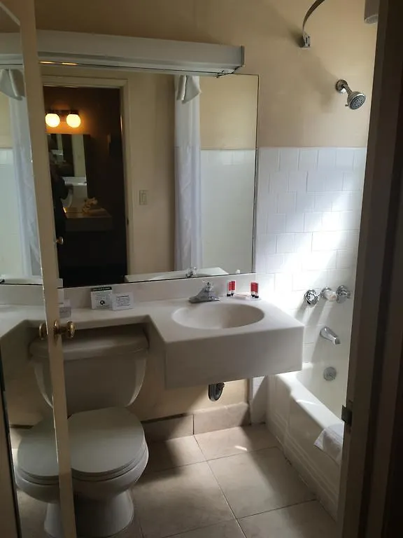 Howard Johnson By Wyndham South Lake Tahoe USA