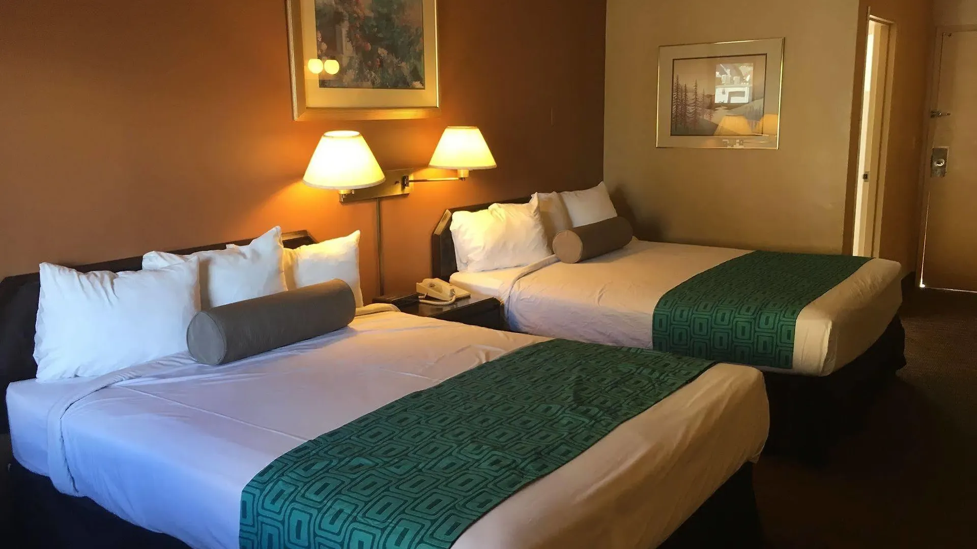 Howard Johnson By Wyndham South Lake Tahoe