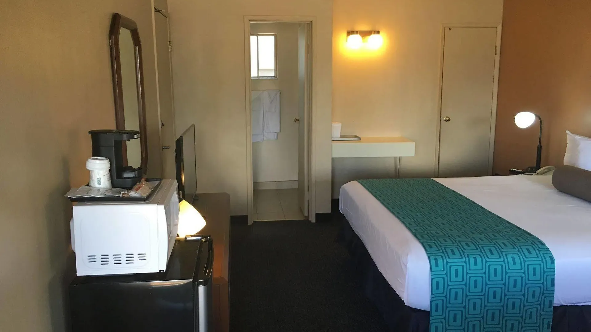 Howard Johnson By Wyndham South Lake Tahoe Hotel